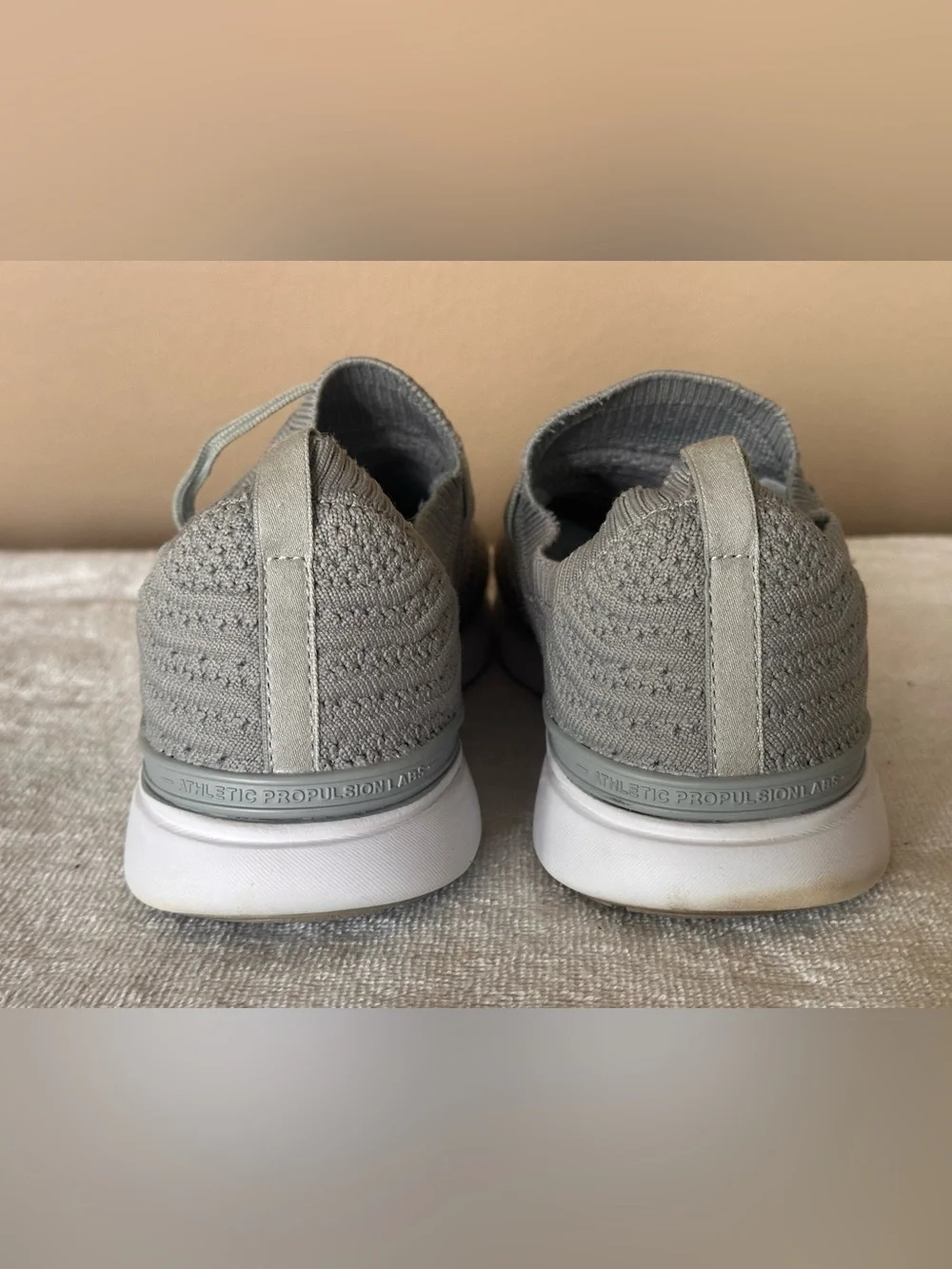🌟 APL TechLoom Wave Women’s Sneakers - Size 8 - Gray Knit Athletic Shoes 🌟